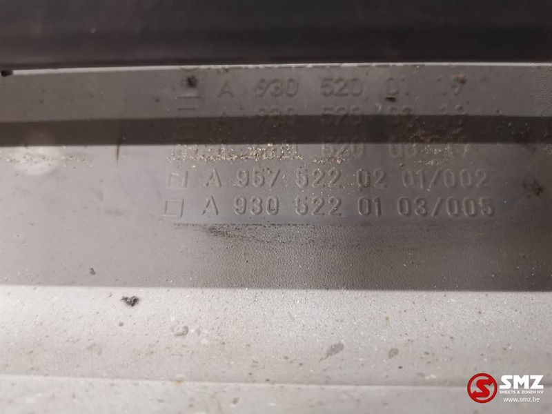 Mercedes-Benz Occ Spatbord met steun Actros MP2/MP3 - Pièces de rechange pour Camion: photos 4 Mercedes-Benz Occ Spatbord met steun Actros MP2/MP3 - Pièces de rechange pour Camion: photos 4