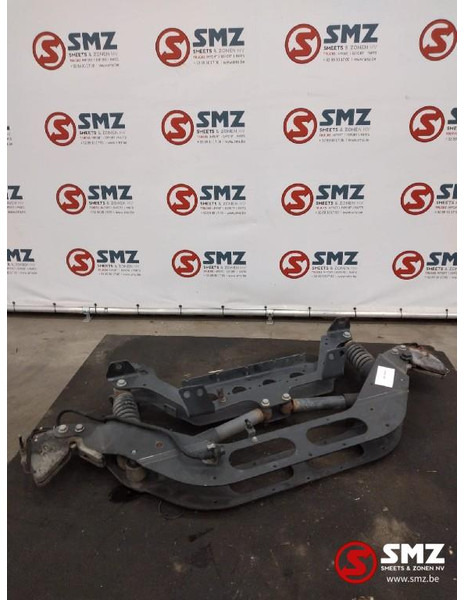 Mercedes-Benz Occ cabineophanging met slot Mercedes - Pièces de rechange pour Camion: photos 2 Mercedes-Benz Occ cabineophanging met slot Mercedes - Pièces de rechange pour Camion: photos 2