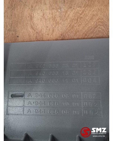 Mercedes-Benz Opstapbak boven links Axor - Pièces de rechange pour Camion: photos 3 Mercedes-Benz Opstapbak boven links Axor - Pièces de rechange pour Camion: photos 3