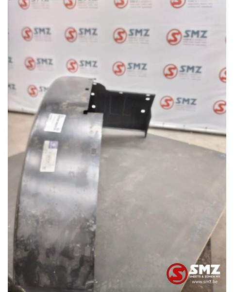 Mercedes-Benz Spatbord rechts Mercedes SK A3818804106 - Pièces de rechange pour Camion: photos 2 Mercedes-Benz Spatbord rechts Mercedes SK A3818804106 - Pièces de rechange pour Camion: photos 2