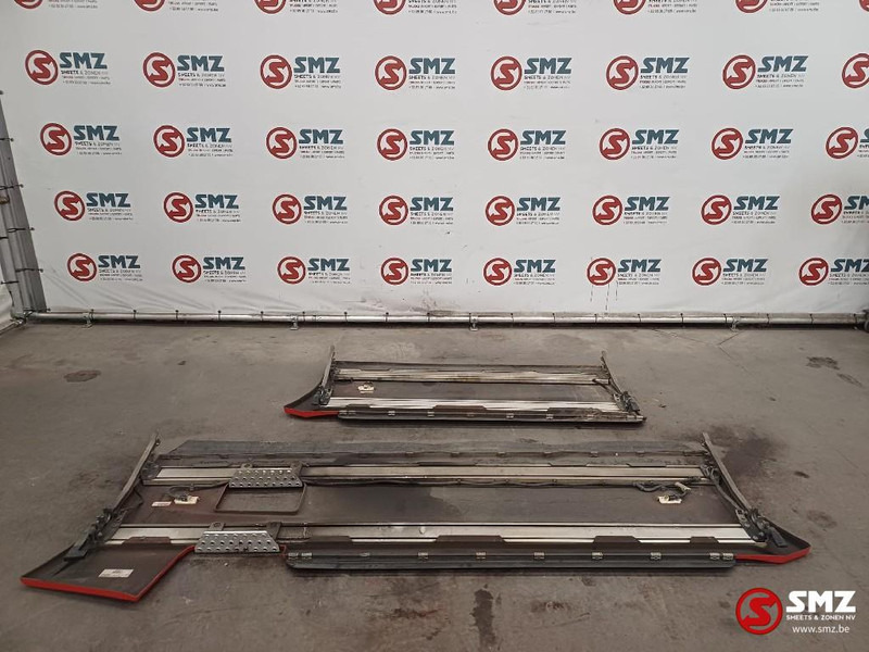 Renault Occ set side skirts L/R Renault - Frame/ Châssis pour Camion: photos 2 Renault Occ set side skirts L/R Renault - Frame/ Châssis pour Camion: photos 2