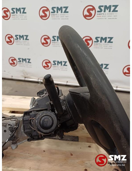 Renault Occ stuurwiel + stuurkolom + stuurkolomschakelaars - Commande de gouvernail pour Camion: photos 5 Renault Occ stuurwiel + stuurkolom + stuurkolomschakelaars - Commande de gouvernail pour Camion: photos 5