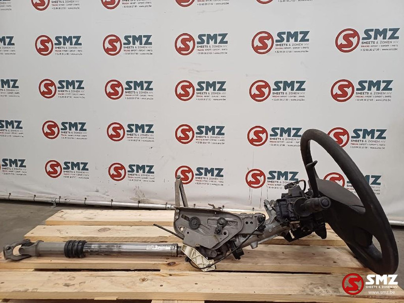 Renault Occ stuurwiel + stuurkolom + stuurkolomschakelaars - Commande de gouvernail pour Camion: photos 2 Renault Occ stuurwiel + stuurkolom + stuurkolomschakelaars - Commande de gouvernail pour Camion: photos 2