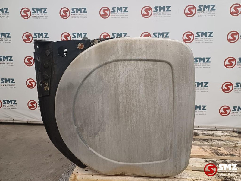 Volvo Occ brandstoftank met steunen 330L Volvo - Réservoir de carburant pour Camion: photos 4 Volvo Occ brandstoftank met steunen 330L Volvo - Réservoir de carburant pour Camion: photos 4