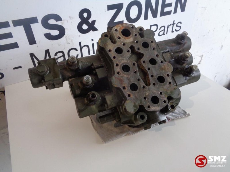 Zettelmeyer Occ stuur ventiel ZL3000 - Valve hydraulique pour Camion: photos 2 Zettelmeyer Occ stuur ventiel ZL3000 - Valve hydraulique pour Camion: photos 2