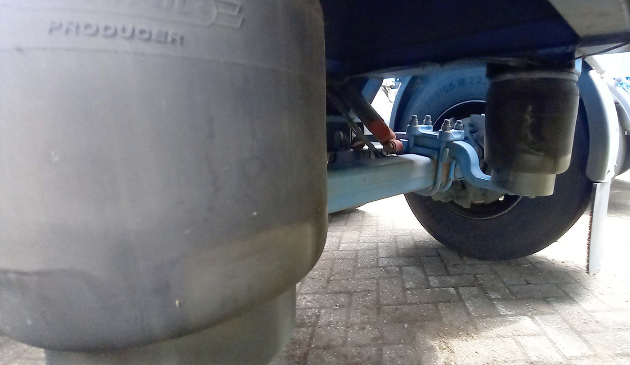 AGA Cryo Gas tank semi-trailer cryogenic used for nitrogen, argon, oxygen, LIN, LOX, LAR. - Semi-remorque citerne: photos 5 AGA Cryo Gas tank semi-trailer cryogenic used for nitrogen, argon, oxygen, LIN, LOX, LAR. - Semi-remorque citerne: photos 5