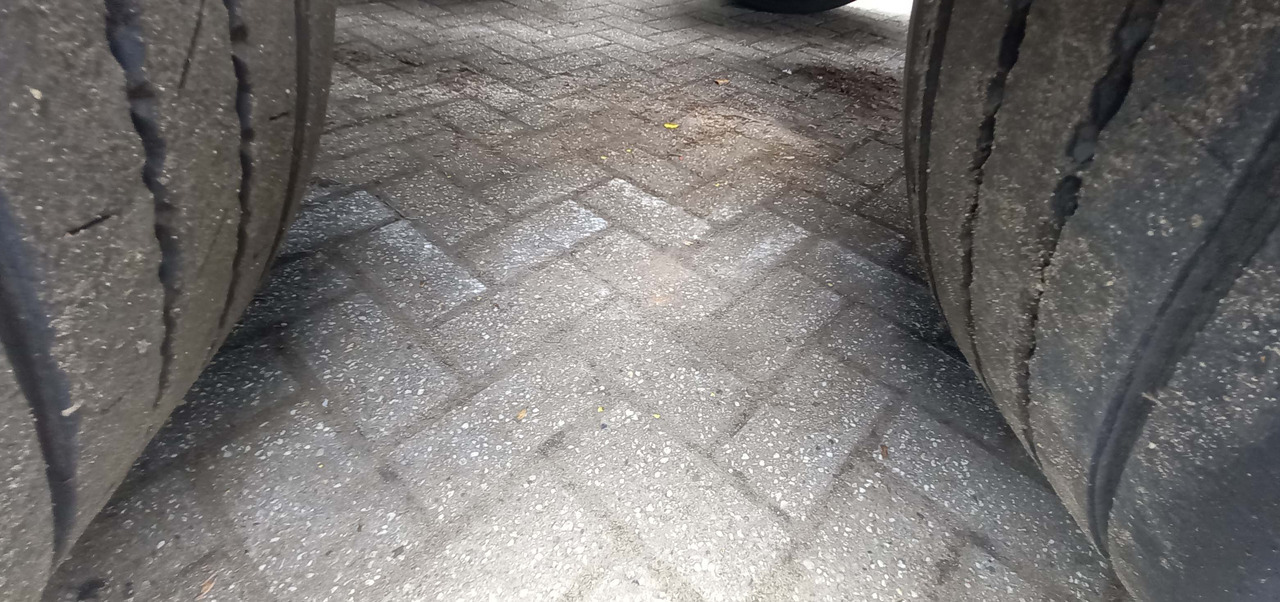 AGA Cryo Gas tank semi-trailer cryogenic used for nitrogen, argon, oxygen, LIN, LOX, LAR. - Semi-remorque citerne: photos 4 AGA Cryo Gas tank semi-trailer cryogenic used for nitrogen, argon, oxygen, LIN, LOX, LAR. - Semi-remorque citerne: photos 4