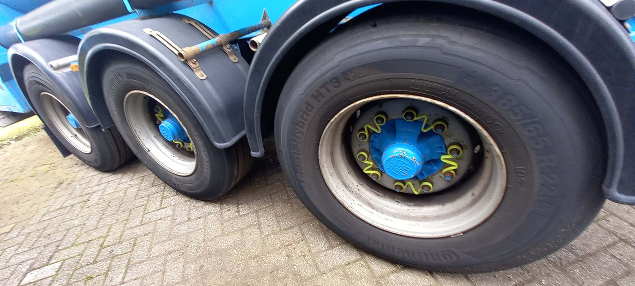 AGA Cryo Gas tank semi-trailer cryogenic used for nitrogen, argon, oxygen, LIN, LOX, LAR. - Semi-remorque citerne: photos 3 AGA Cryo Gas tank semi-trailer cryogenic used for nitrogen, argon, oxygen, LIN, LOX, LAR. - Semi-remorque citerne: photos 3