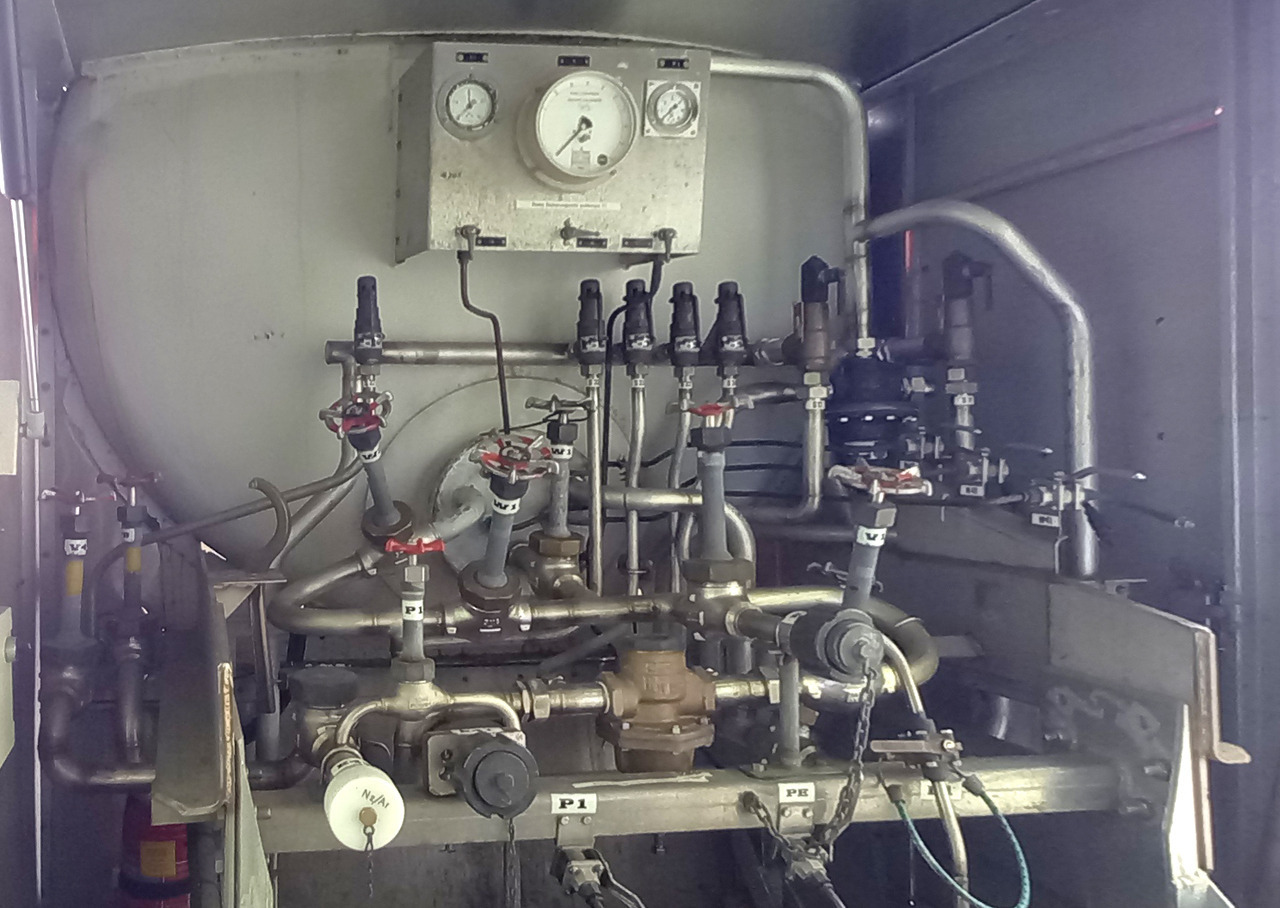 Cryolor Gas tank semi-trailer cryogenic used for oxygen, nitrogen, argon, CO2, carbon dioxide, LIN, LOX, LAR - Semi-remorque citerne: photos 5 Cryolor Gas tank semi-trailer cryogenic used for oxygen, nitrogen, argon, CO2, carbon dioxide, LIN, LOX, LAR - Semi-remorque citerne: photos 5