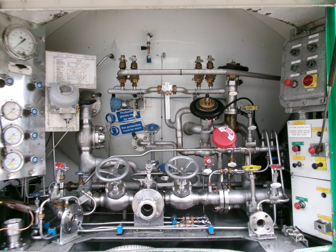 M1 Engineering Gas tank semi-trailer cryogenic used for LNG Methan Methane - Semi-remorque citerne: photos 5 M1 Engineering Gas tank semi-trailer cryogenic used for LNG Methan Methane - Semi-remorque citerne: photos 5