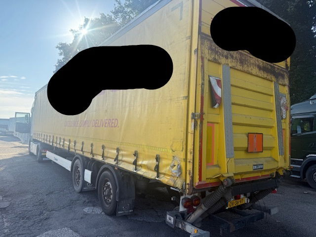 Krone Stuuras liftas laadklep - Semi-remorque rideaux coulissants: photos 2 Krone Stuuras liftas laadklep - Semi-remorque rideaux coulissants: photos 2