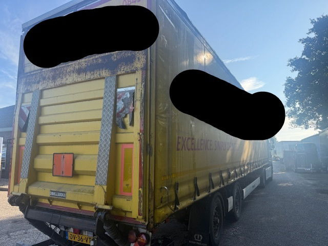 Krone Stuuras liftas laadklep - Semi-remorque rideaux coulissants: photos 3 Krone Stuuras liftas laadklep - Semi-remorque rideaux coulissants: photos 3