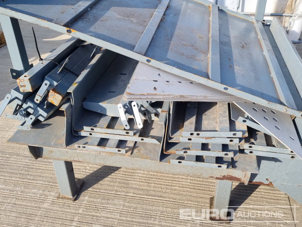 Matériel de chantier 110 Volt Heater (3 of), 3 Step Access Plaform & Fittings: photos 11