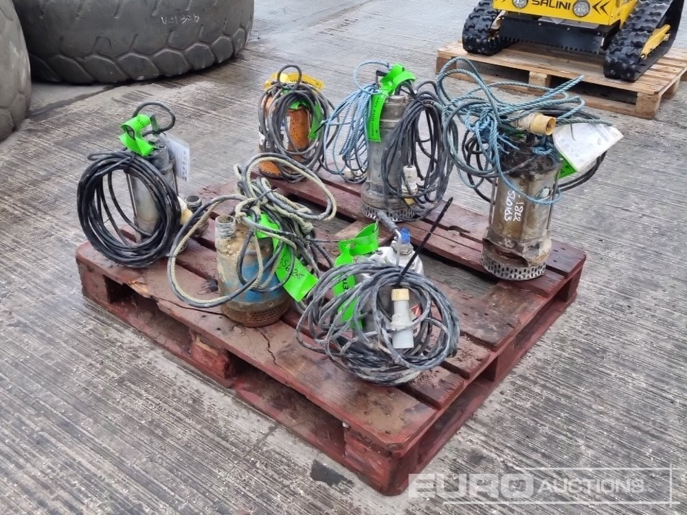 110 Volt Submersible Water Pump (6 of) - Pompe à eau: photos 1 110 Volt Submersible Water Pump (6 of) - Pompe à eau: photos 1