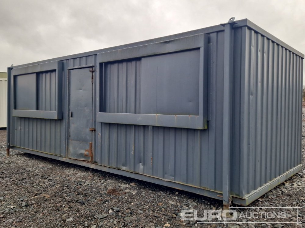 20' x 8' Container & Contents - Conteneur maritime: photos 1 20' x 8' Container & Contents - Conteneur maritime: photos 1