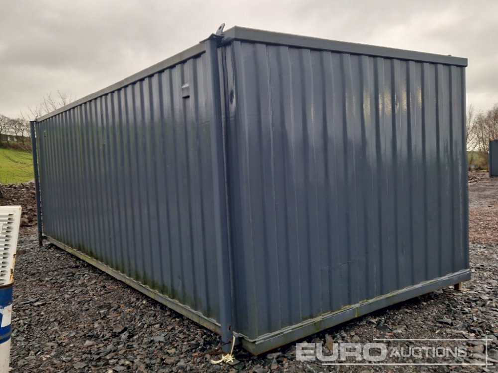 20' x 8' Container & Contents - Conteneur maritime: photos 5 20' x 8' Container & Contents - Conteneur maritime: photos 5