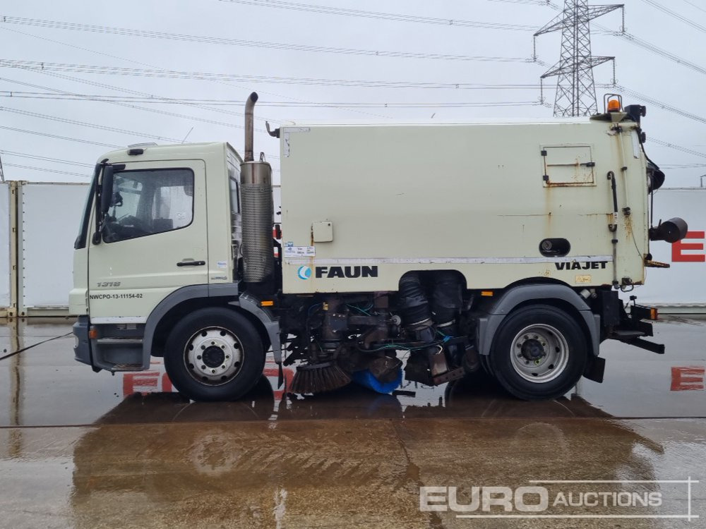 2009 Mercedes Atego 1318 - Balayeuse de voirie: photos 2 2009 Mercedes Atego 1318 - Balayeuse de voirie: photos 2