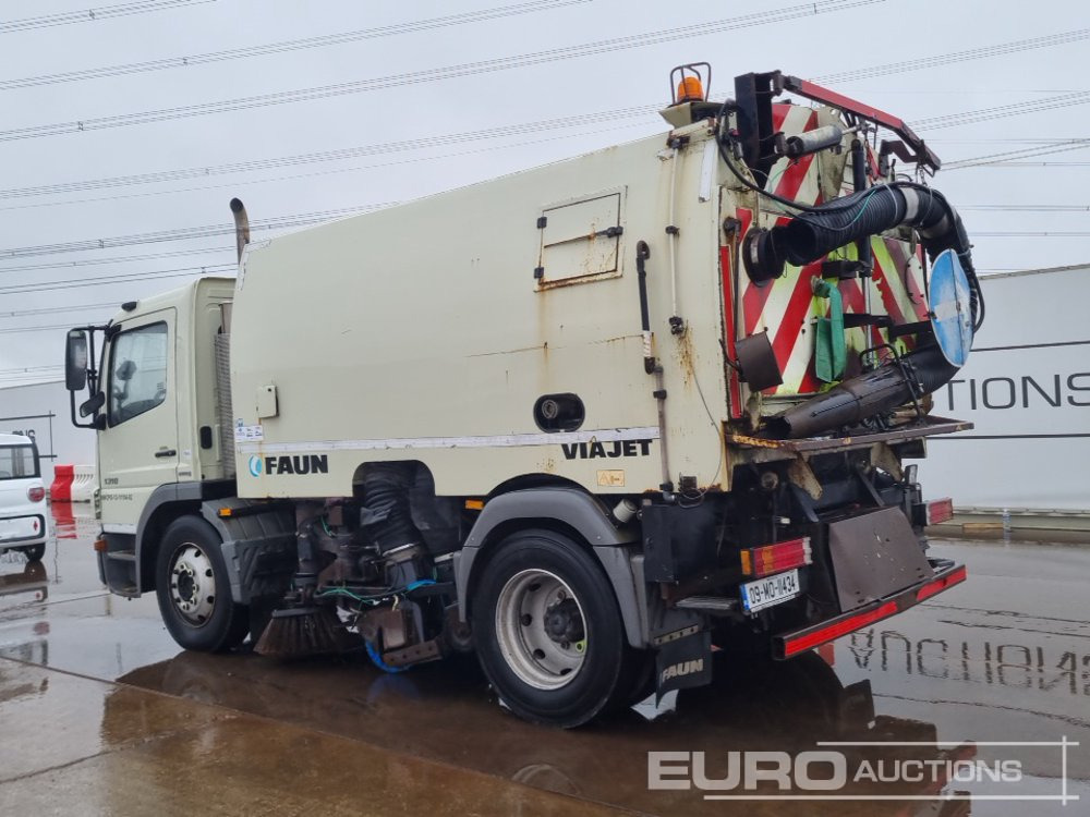 2009 Mercedes Atego 1318 - Balayeuse de voirie: photos 3 2009 Mercedes Atego 1318 - Balayeuse de voirie: photos 3