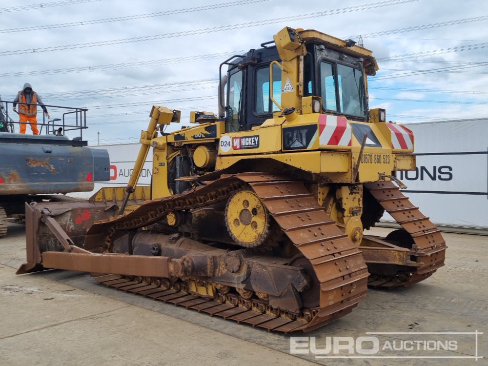 2010 CAT D6T - Bulldozer: photos 3 2010 CAT D6T - Bulldozer: photos 3