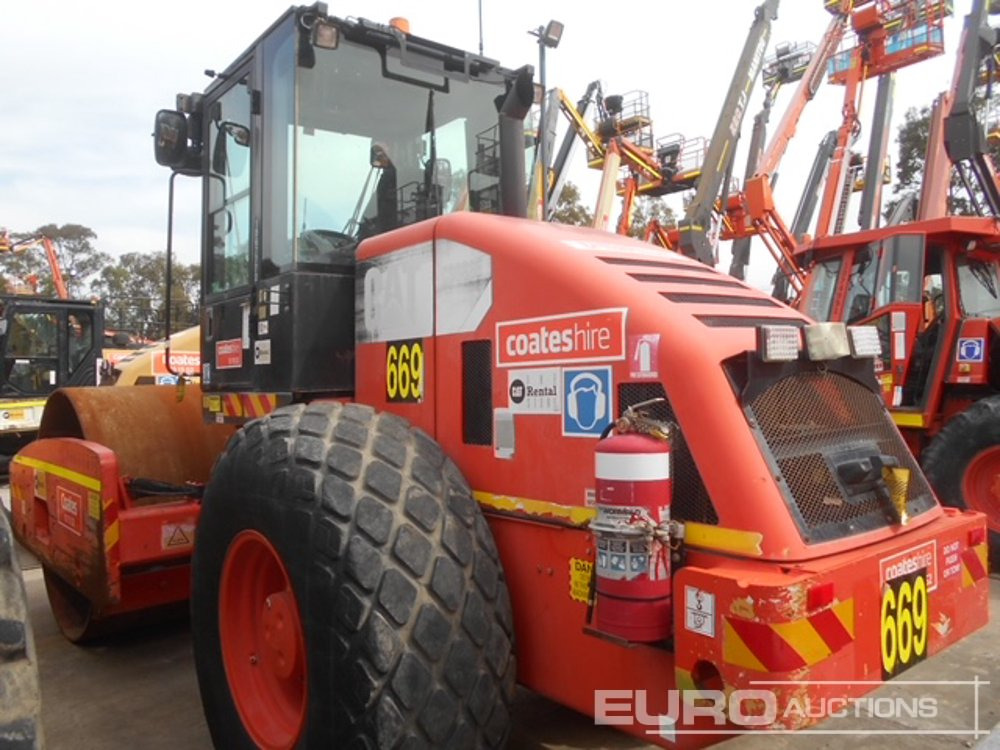 2011 CAT CS533XT Single Drum Vibrating Roller, A/C - Compacteur: photos 2 2011 CAT CS533XT Single Drum Vibrating Roller, A/C - Compacteur: photos 2