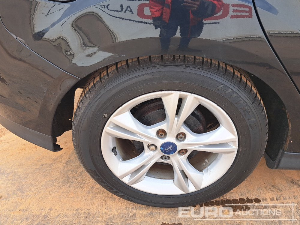 Voiture 2011 Ford Focus: photos 11