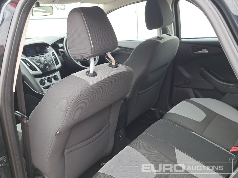 Voiture 2011 Ford Focus: photos 27