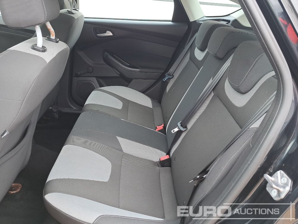 Voiture 2011 Ford Focus: photos 26