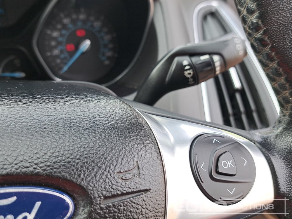 Voiture 2011 Ford Focus: photos 17