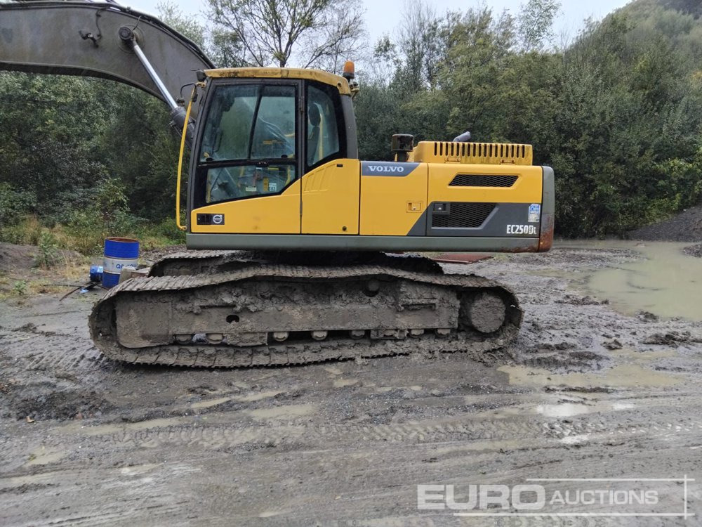 2011 Volvo EC250DL - Pelle sur chenille: photos 1 2011 Volvo EC250DL - Pelle sur chenille: photos 1