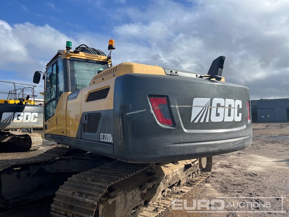 2012 Volvo EC220DL - Pelle sur chenille: photos 5 2012 Volvo EC220DL - Pelle sur chenille: photos 5