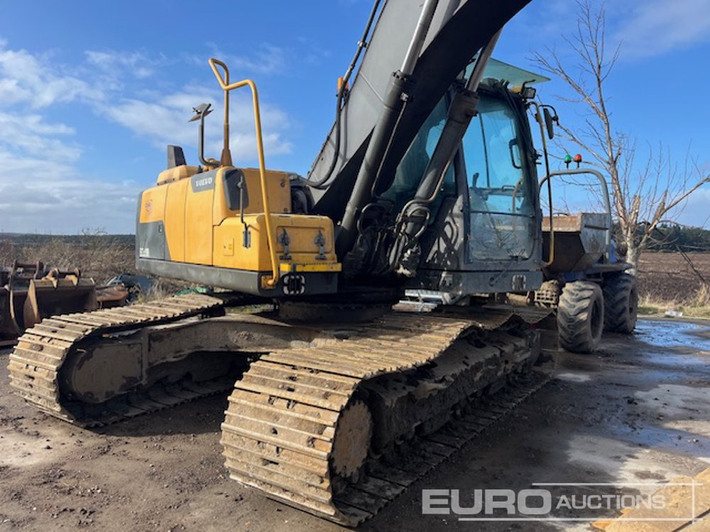 2012 Volvo EC220DL - Pelle sur chenille: photos 1 2012 Volvo EC220DL - Pelle sur chenille: photos 1