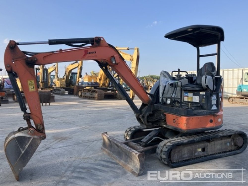 2014 Hitachi ZX30U-5A - Mini pelle: photos 2 2014 Hitachi ZX30U-5A - Mini pelle: photos 2