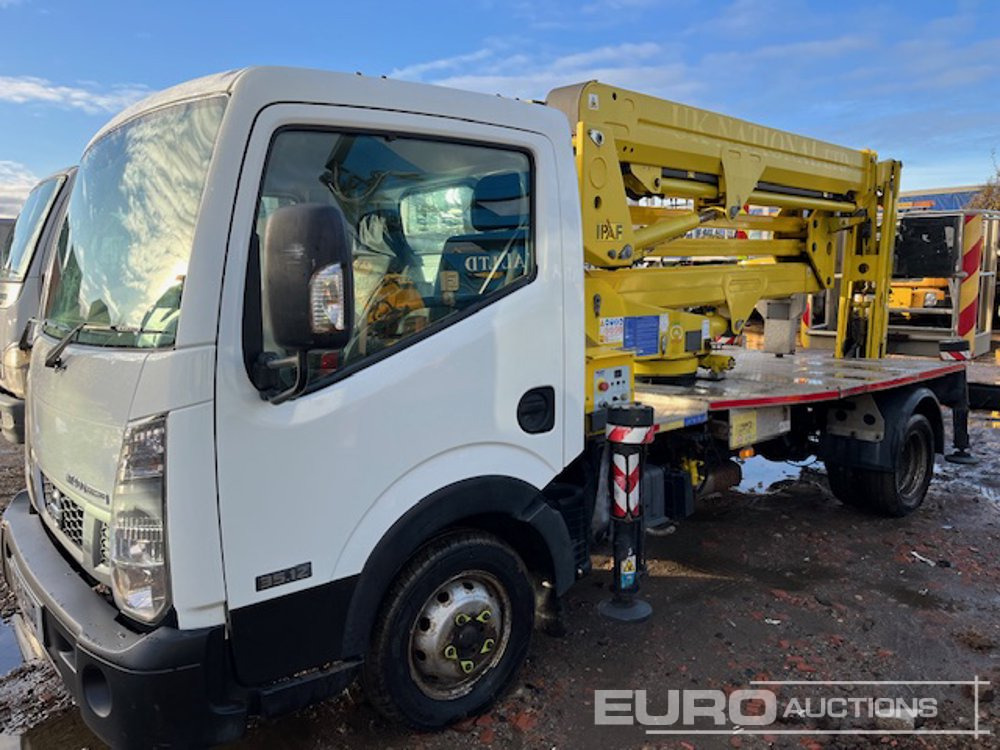 2014 Nissan NT400 CABSTAR - Camion avec nacelle: photos 2 2014 Nissan NT400 CABSTAR - Camion avec nacelle: photos 2