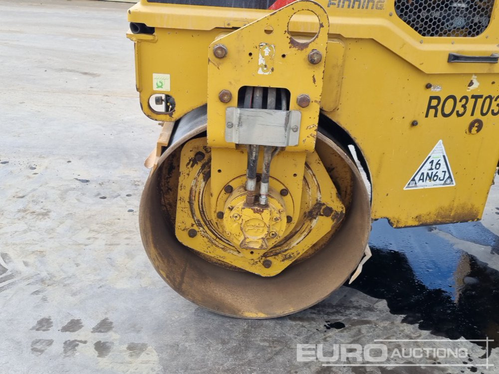 Compacteur 2016 CAT CB24B: photos 9