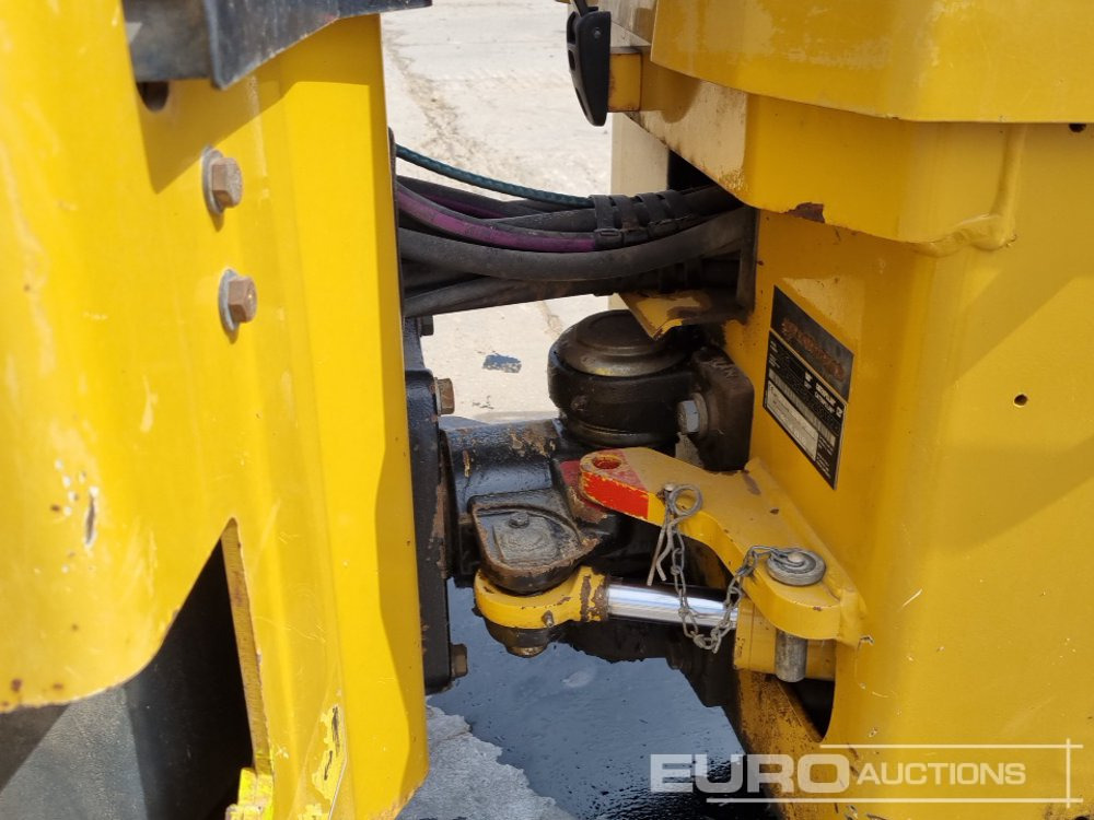 Compacteur 2016 CAT CB24B: photos 15