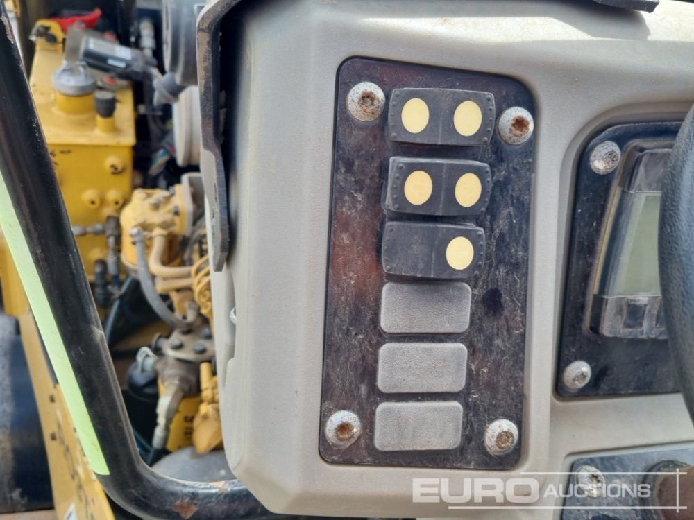 Compacteur 2016 CAT CB24B: photos 29