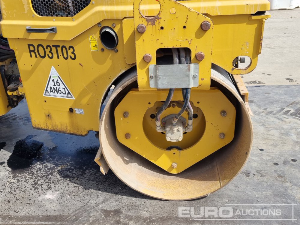 Compacteur 2016 CAT CB24B: photos 12