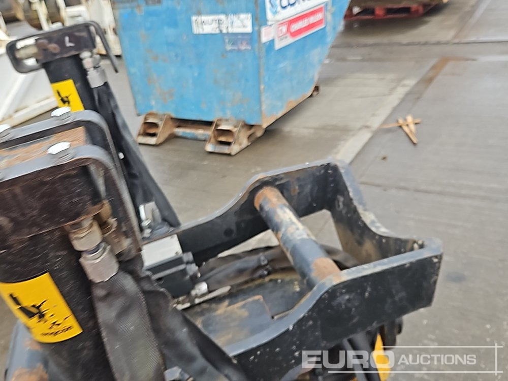 2018 Engcon Hydraulic Tilt Rotator S60 Hitch to suit 12-20 Ton Excavator - Attache rapide: photos 1 2018 Engcon Hydraulic Tilt Rotator S60 Hitch to suit 12-20 Ton Excavator - Attache rapide: photos 1