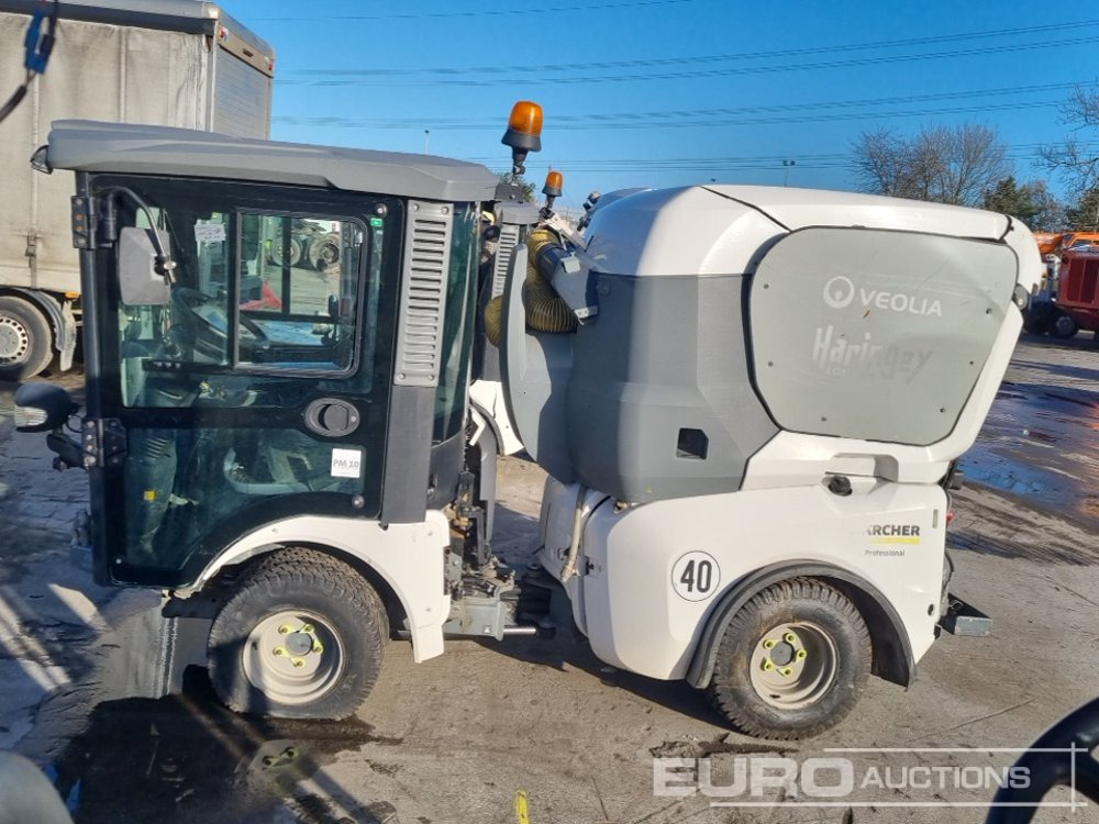 2018 Karcher Articulated Sweeper, Reverse Camera, A/C (Non Runner) - Balayeuse de voirie: photos 2 2018 Karcher Articulated Sweeper, Reverse Camera, A/C (Non Runner) - Balayeuse de voirie: photos 2