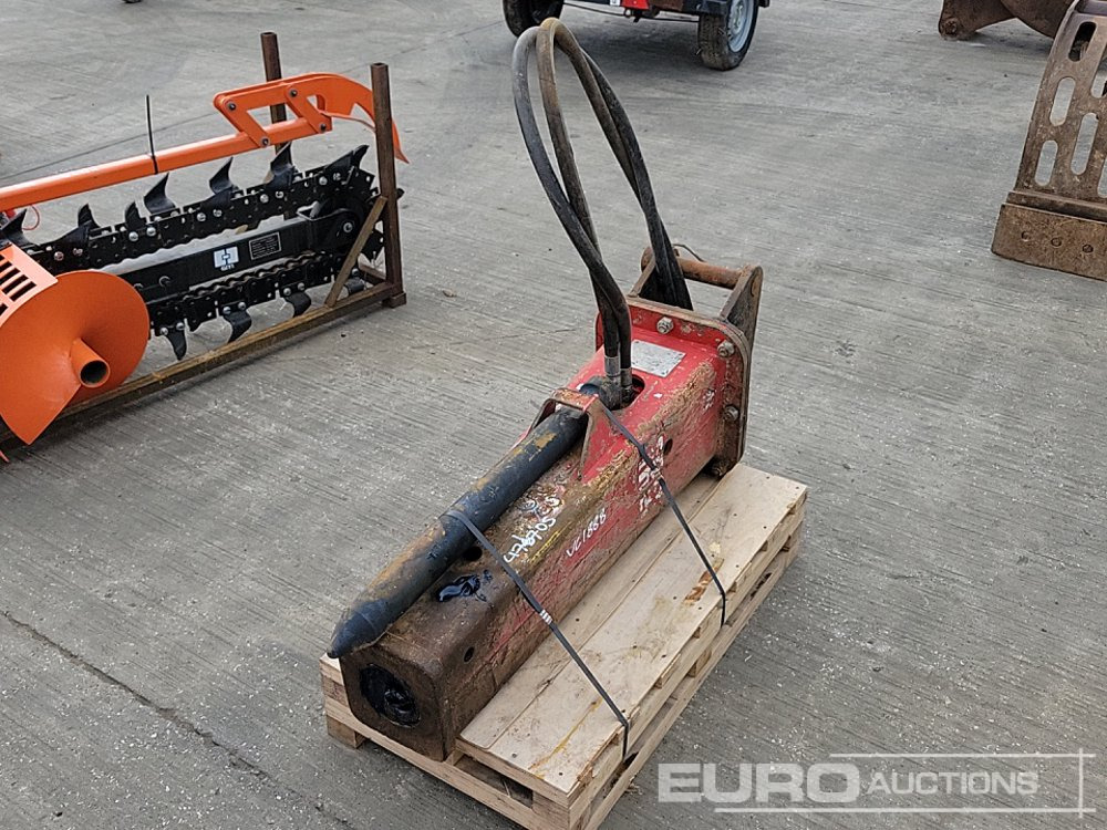 2018 Socomac Hydraulic Breaker 45mm Pin to suit 4-6 Ton Excavator - Marteau hydraulique: photos 1 2018 Socomac Hydraulic Breaker 45mm Pin to suit 4-6 Ton Excavator - Marteau hydraulique: photos 1