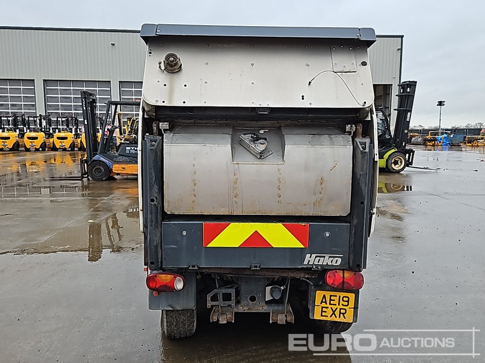 2019 Hako CITY MASTER 2200 - Balayeuse de voirie: photos 4 2019 Hako CITY MASTER 2200 - Balayeuse de voirie: photos 4