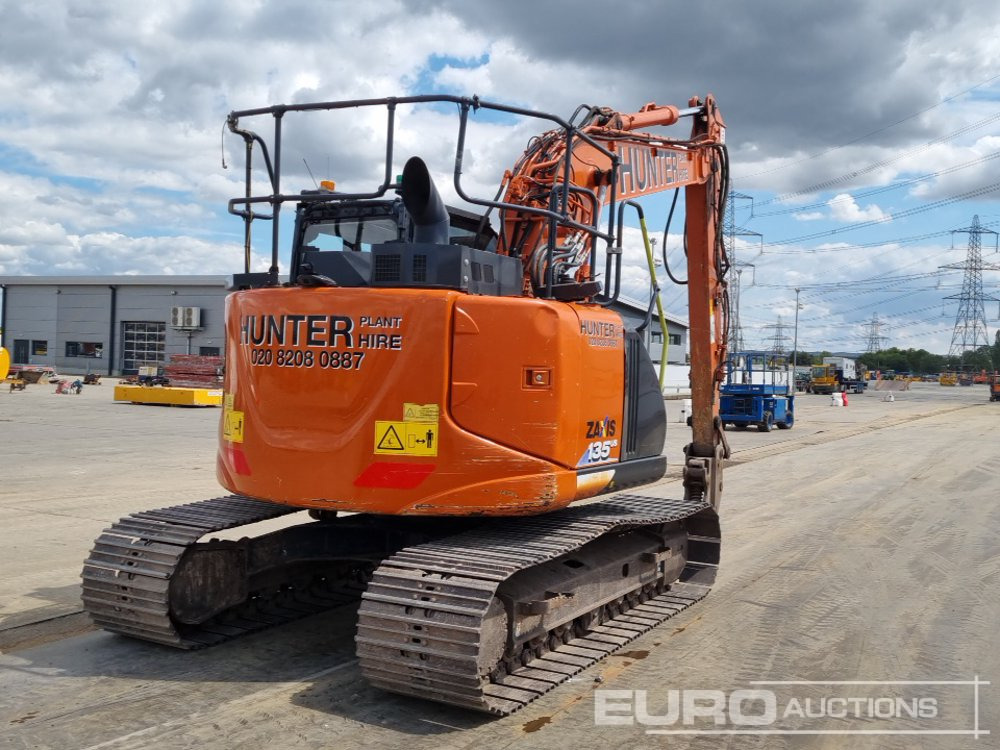 2019 Hitachi ZX135US-6 - Pelle sur chenille: photos 5 2019 Hitachi ZX135US-6 - Pelle sur chenille: photos 5