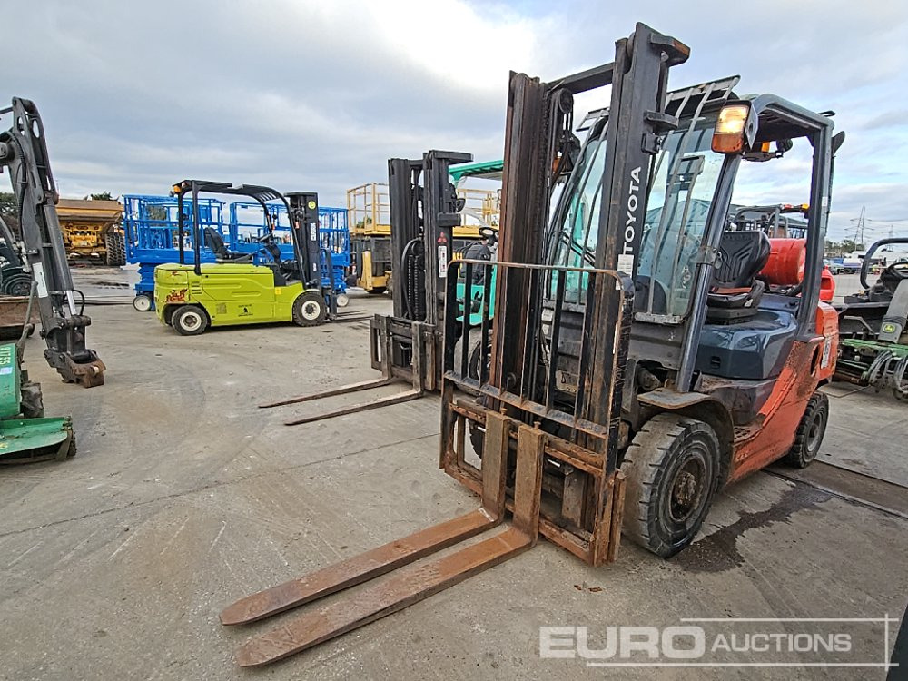 2019 Toyota 06-8FG25F - Chariot élévateur: photos 1 2019 Toyota 06-8FG25F - Chariot élévateur: photos 1