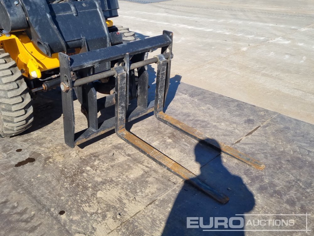 Chariot télescopique 2020 JCB 520-40: photos 19