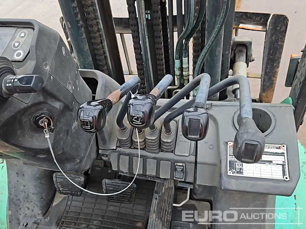 Chariot élévateur 2020 Mitsubishi FD30NT: photos 31