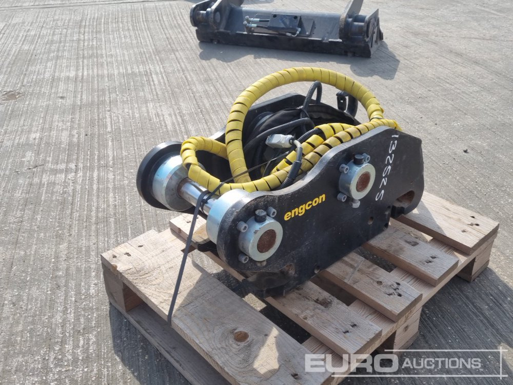 2022 Engcon Hydraulic Double Lock QH 45mm Pin to suit 4-6 Ton Excavator - Attache rapide: photos 5 2022 Engcon Hydraulic Double Lock QH 45mm Pin to suit 4-6 Ton Excavator - Attache rapide: photos 5