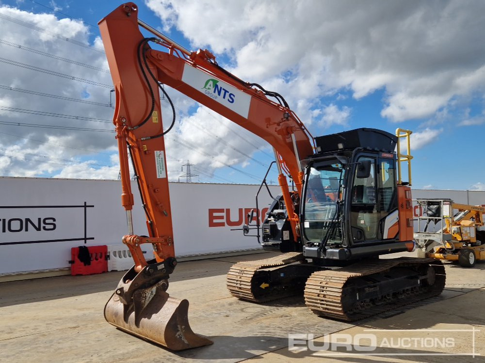 2023 Hitachi ZX135USBL-7 - Pelle sur chenille: photos 1 2023 Hitachi ZX135USBL-7 - Pelle sur chenille: photos 1