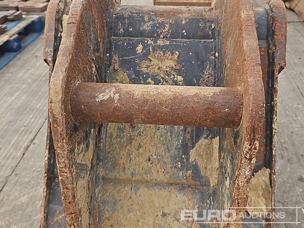 Godet 24" Digging Bucket 65mm Pin to suit 13 Ton Excavator: photos 12 Godet 24" Digging Bucket 65mm Pin to suit 13 Ton Excavator: photos 12