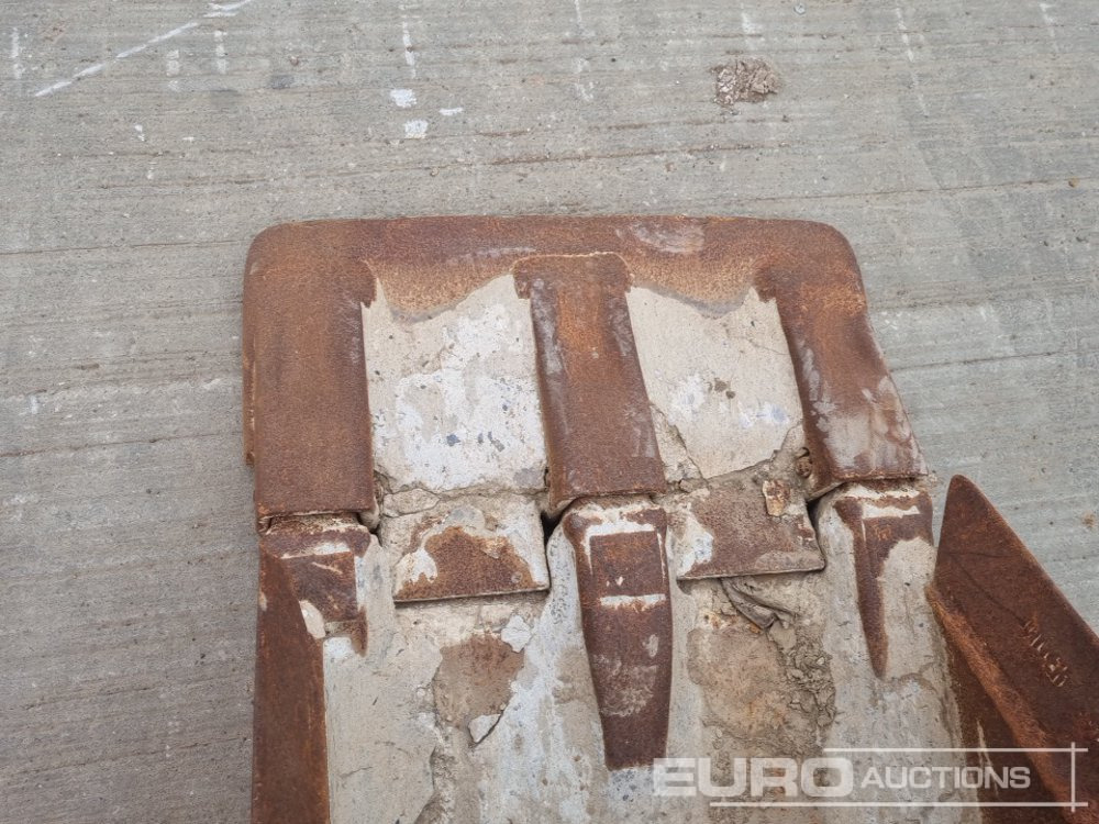 Godet 24" Digging Bucket 80mm Pin to suit 20 Ton Excavator: photos 11