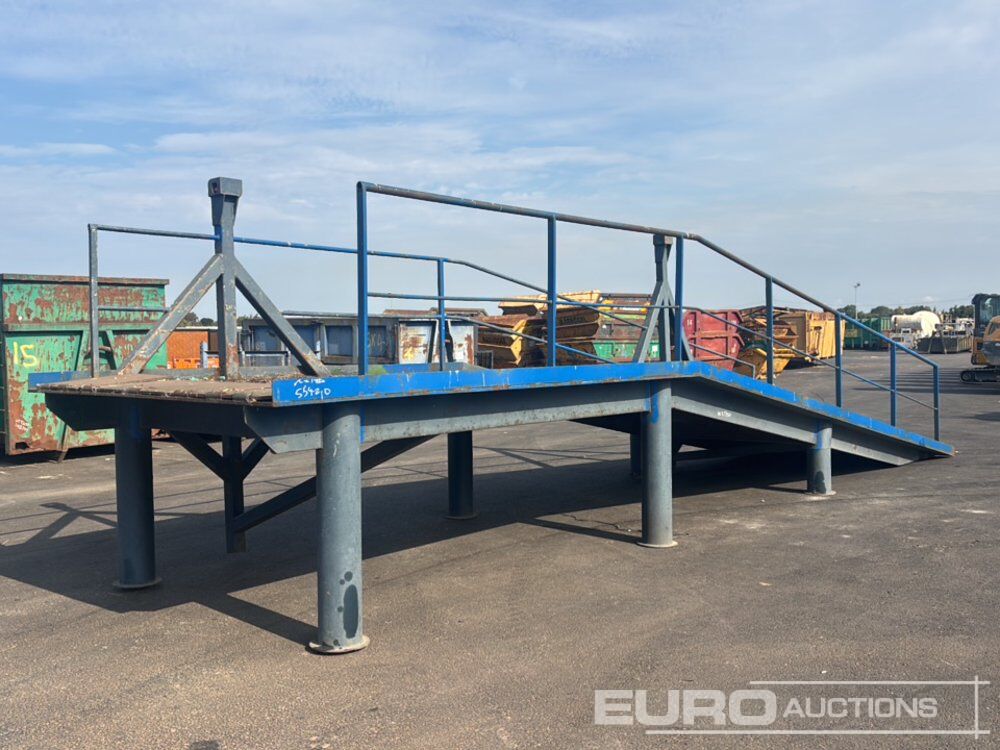 30' x 8' Loading Ramp - Rampe de chargement: photos 1 30' x 8' Loading Ramp - Rampe de chargement: photos 1